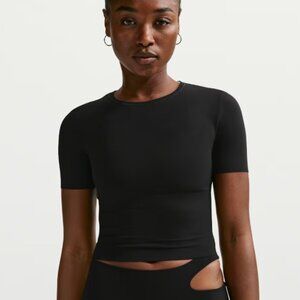 WORN ONCE! Nike Zenvy Rib Women's Short-Sleeve Cropped Top in Black, Size Small